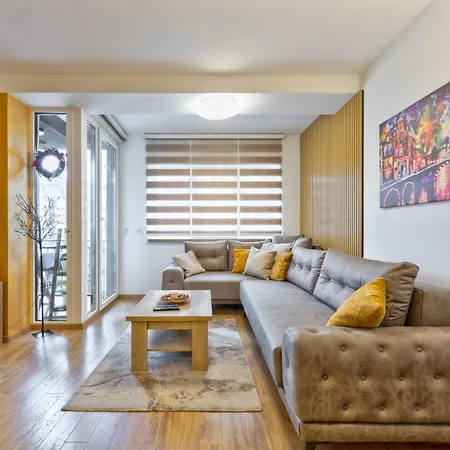 Avantura 14 兹拉蒂博尔