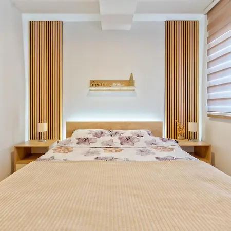 Avantura 14 * 兹拉蒂博尔